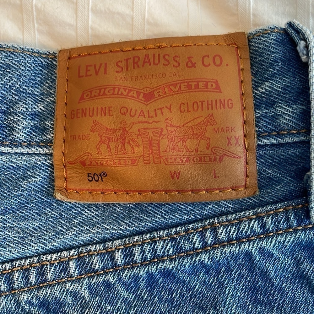 Levi’s 501 ripped straight leg jeans - Picture 6 of 7